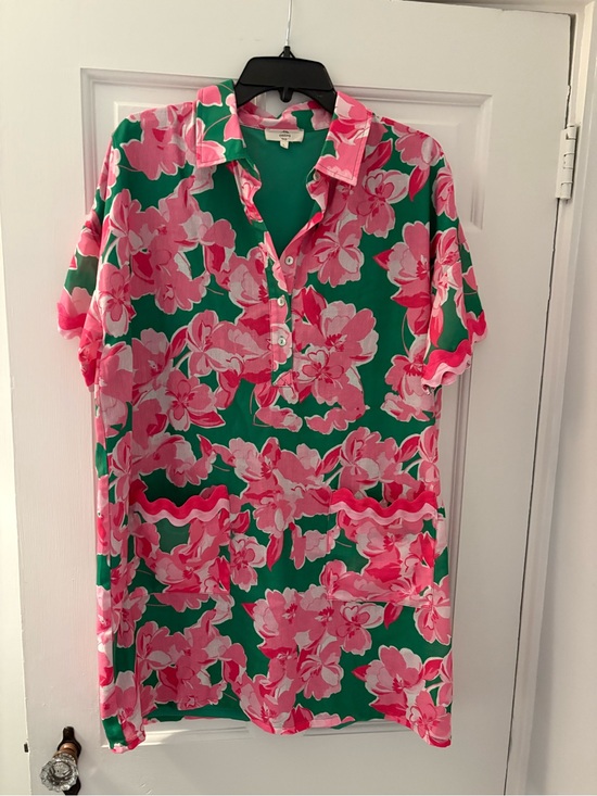 entro Dresses & Skirts - entro Pink Floral Button-Up Dress with Green Lining